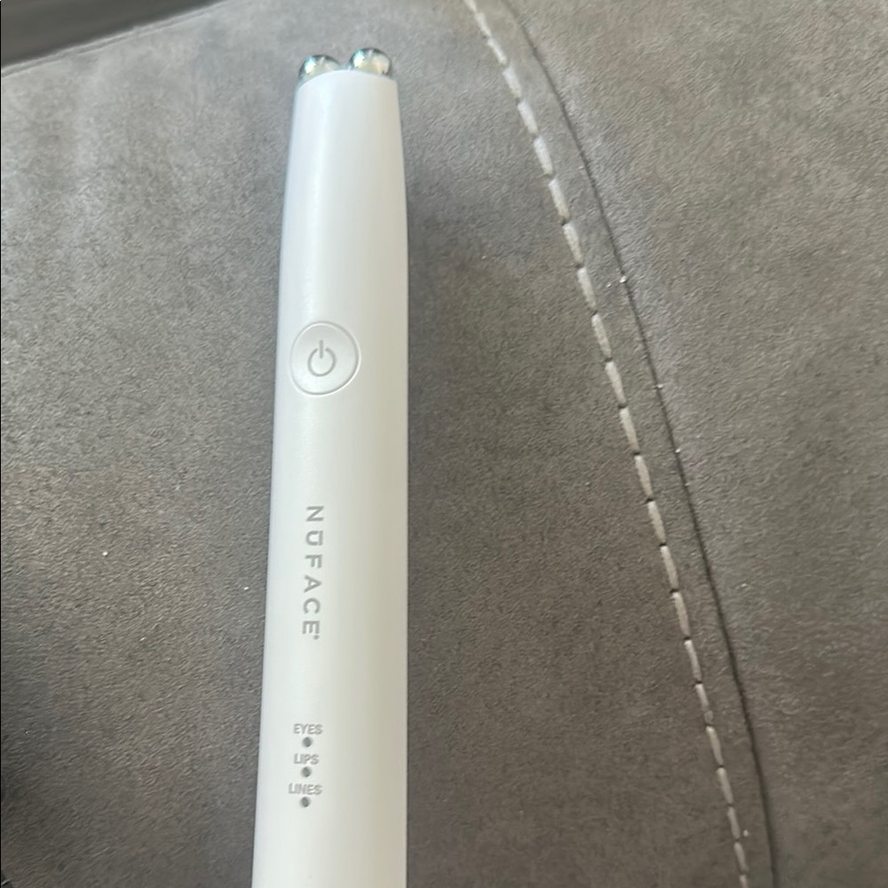 NuFACE fix White microwand Toning Device - barely used!